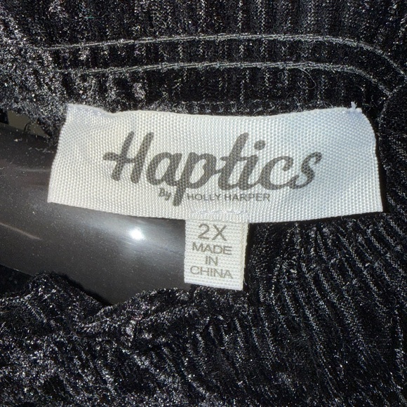 Elegant Black Velvet Top with Multicolor Sequin Sleeves - Picture 4 of 5